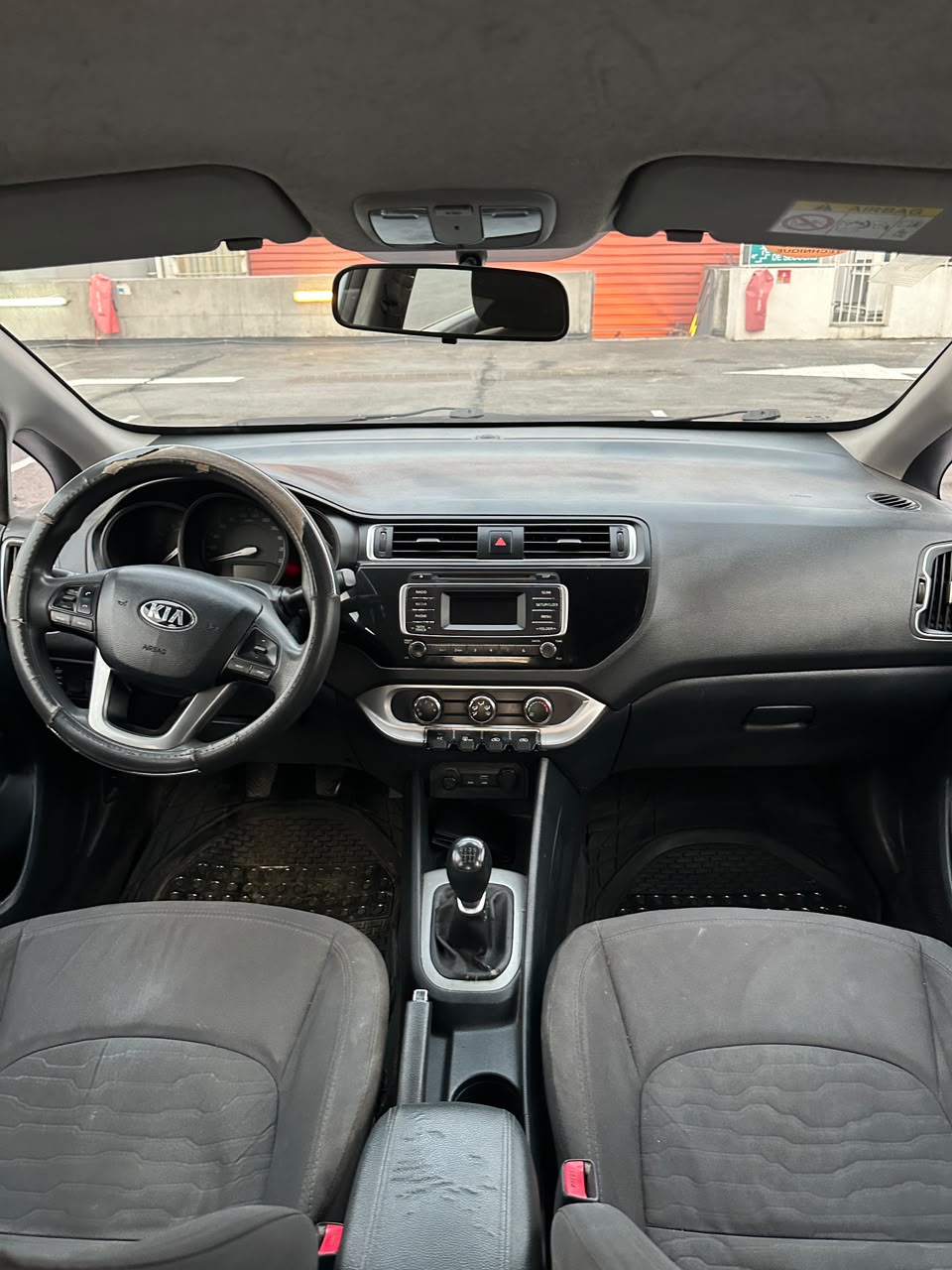 4.700.000F KIA RIO BOÎTE MANUELLE DE 2017