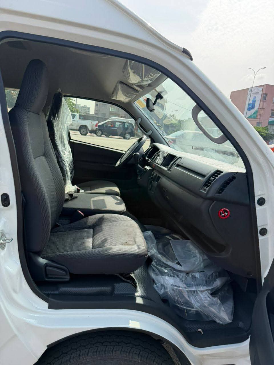 TOYOTA HIACE DE 2025