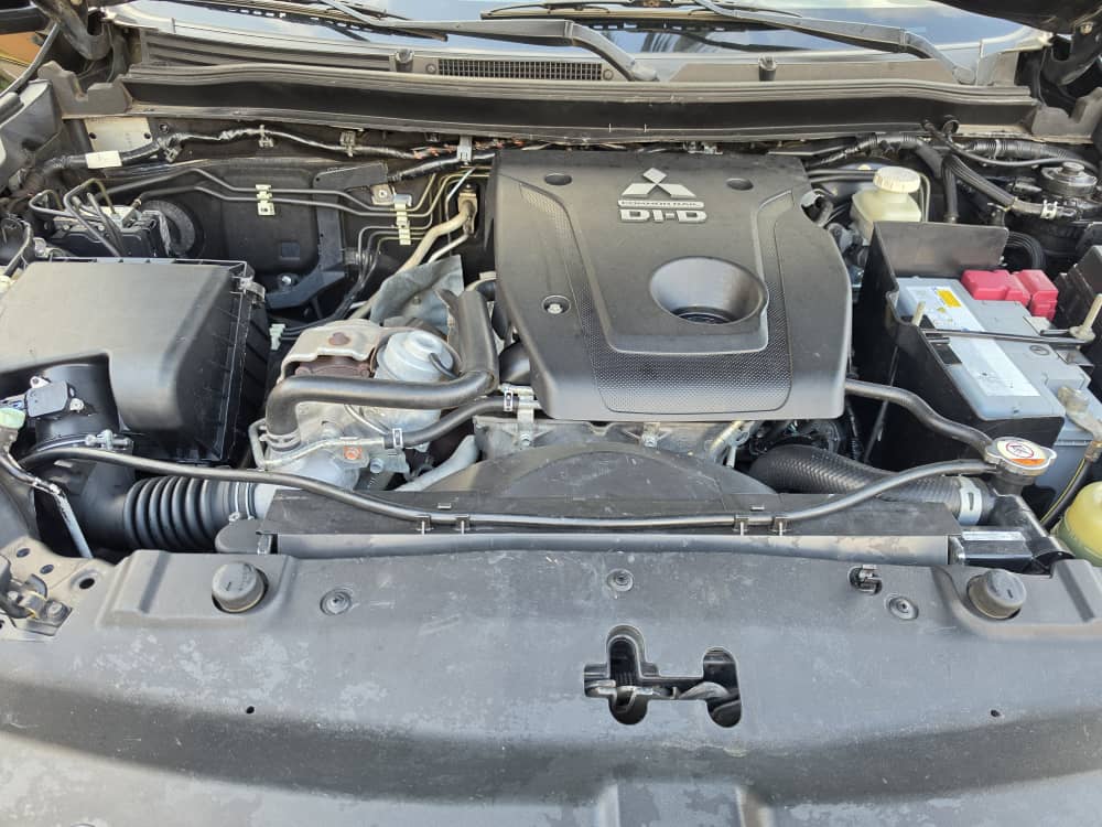 19.000.000F MITSUBISHI L200 BOITE AUTOMATIQUE DE 2023