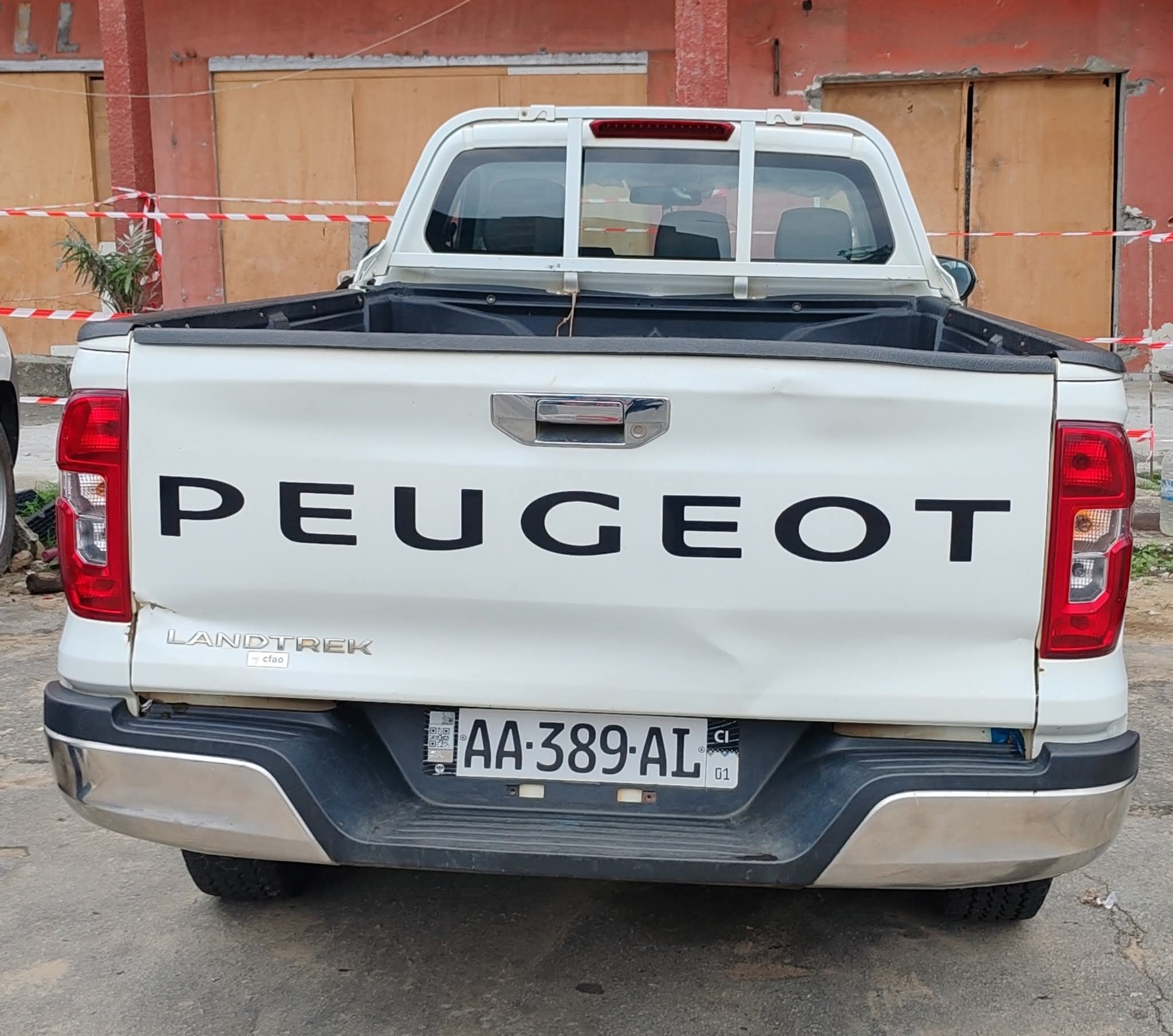 11.500.000F PEUGEOT LANDTREK DE 2023