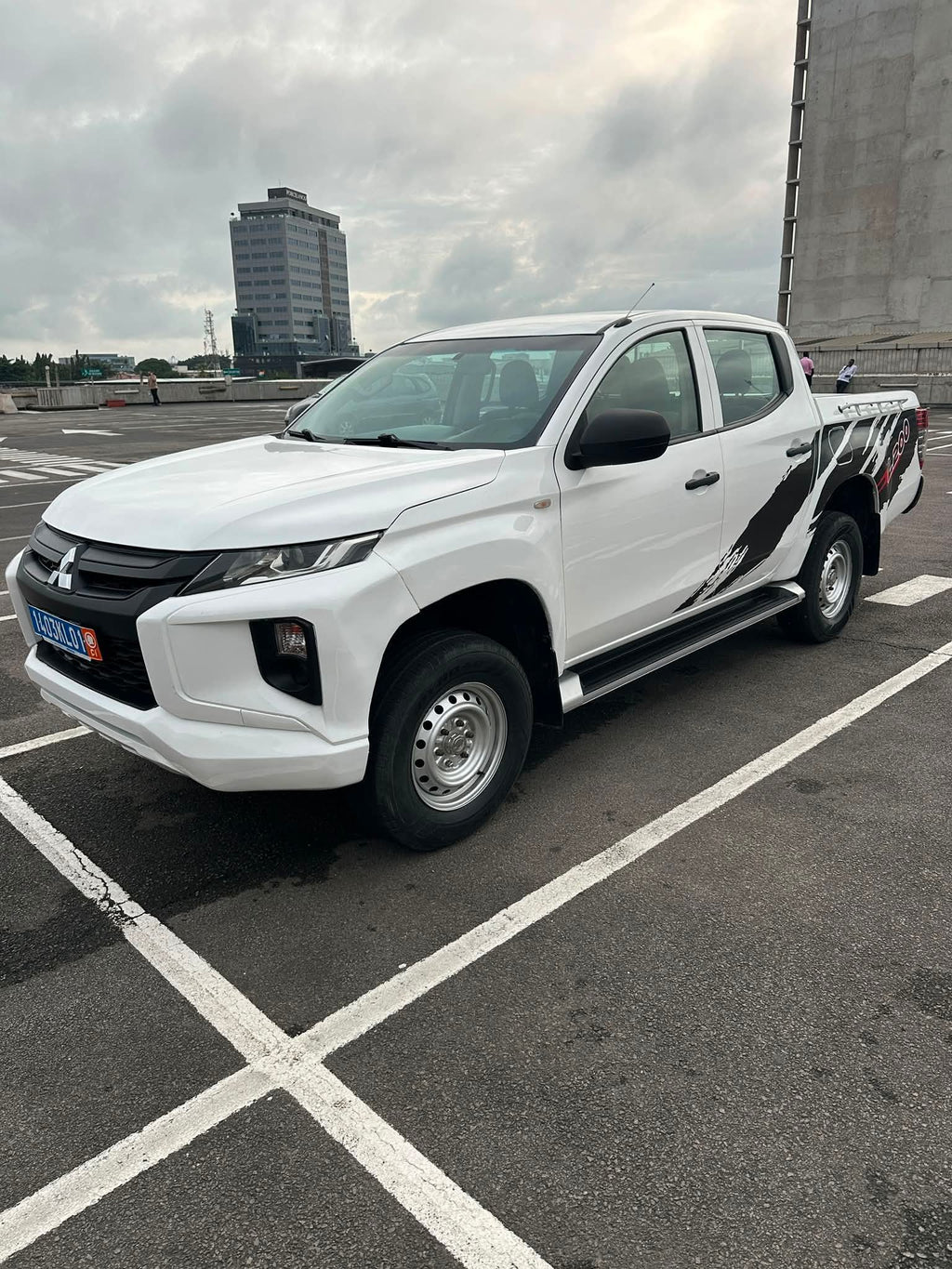 13.500.000F MITSUBISHI L200 4X4 DE 2021