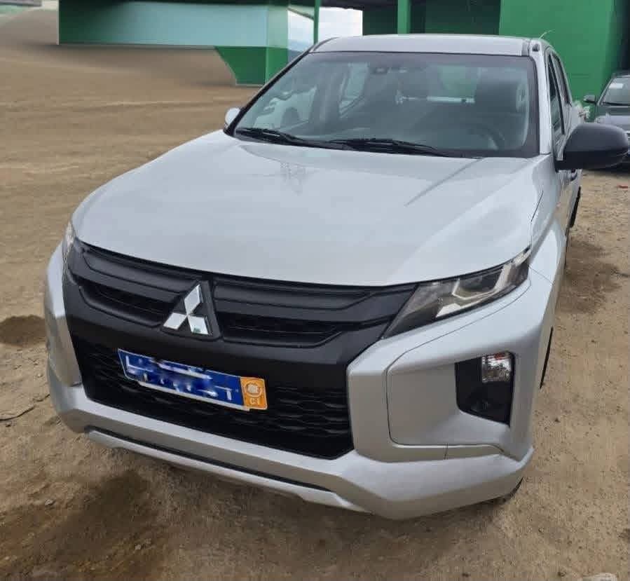 13.500.000F MITSUBISHI L200 4X4 DE 2021