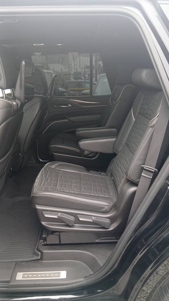 78.000.000F Offre Exclusive -Cadillac Escalade 2023 Full Options – Véhicule d’Exception