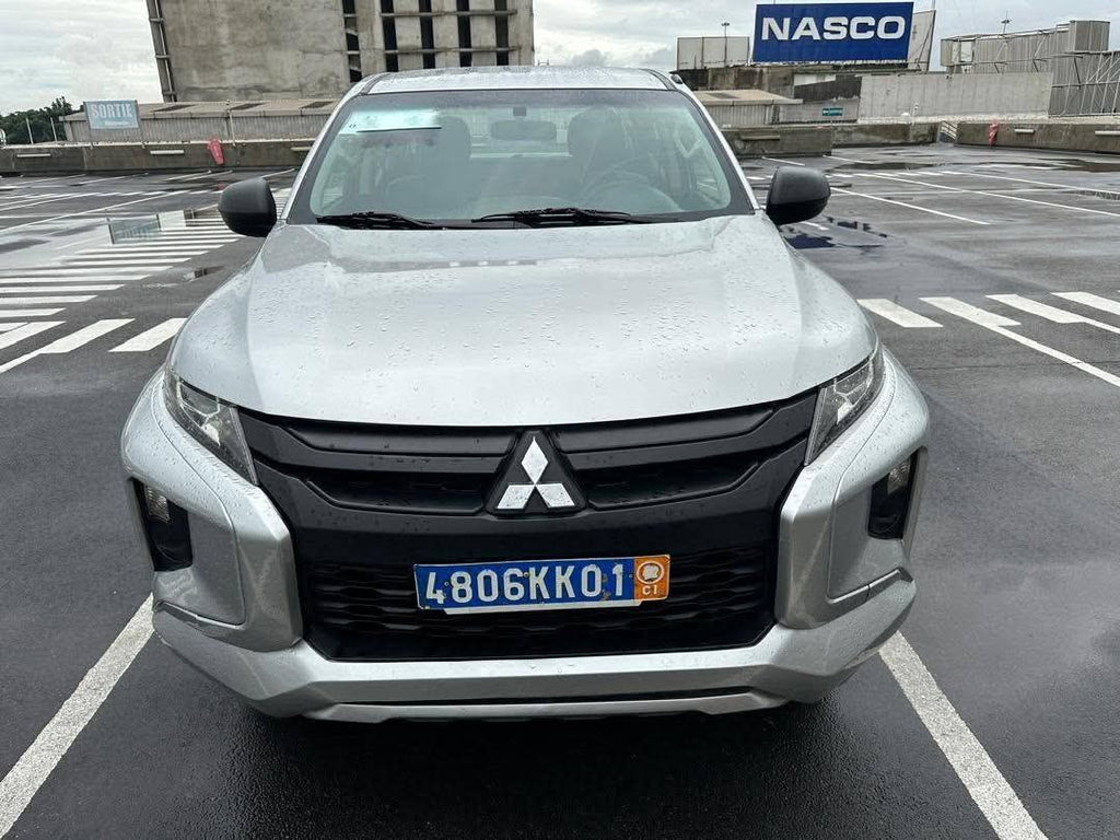13.500.000F MITSUBISHI L200 4X4 DE 2020