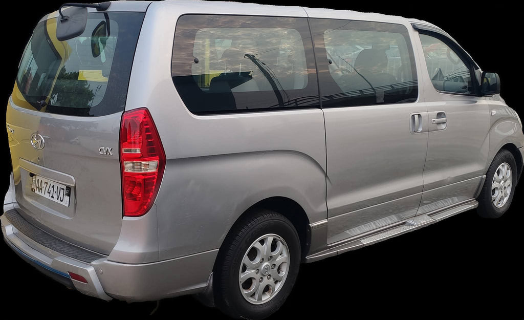 13.800.000F HYUNDAI GRAND STAREX 12 PLACES DE 2018