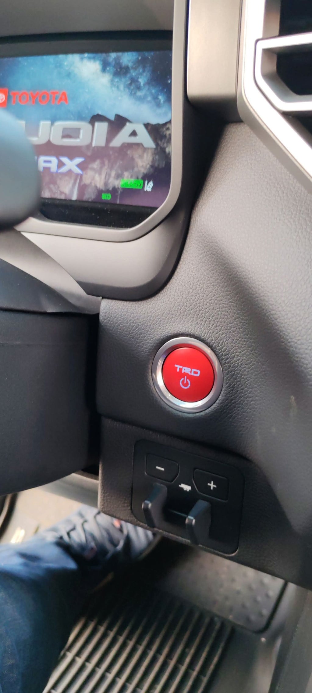 TOYOTA SEQUOIA TRD OFF ROAD HYBRIDE DE 2024 FULL