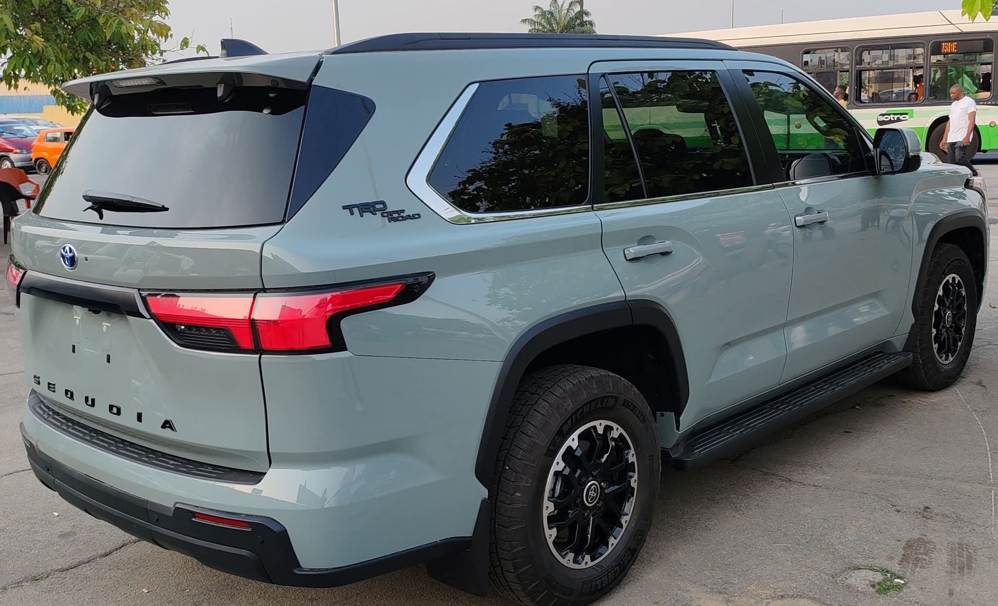 TOYOTA SEQUOIA TRD OFF ROAD HYBRIDE DE 2024 FULL