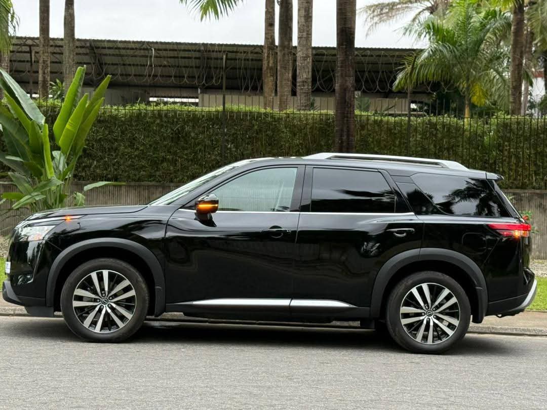 NISSAN PATHFINDER PLATINUM 4X4 DE 2025 FULL OPTIONS