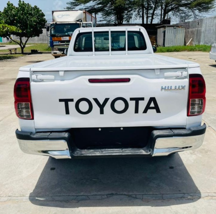 12.500.000F TOYOTA HILUX 4X4 1 CABINE DE 2020