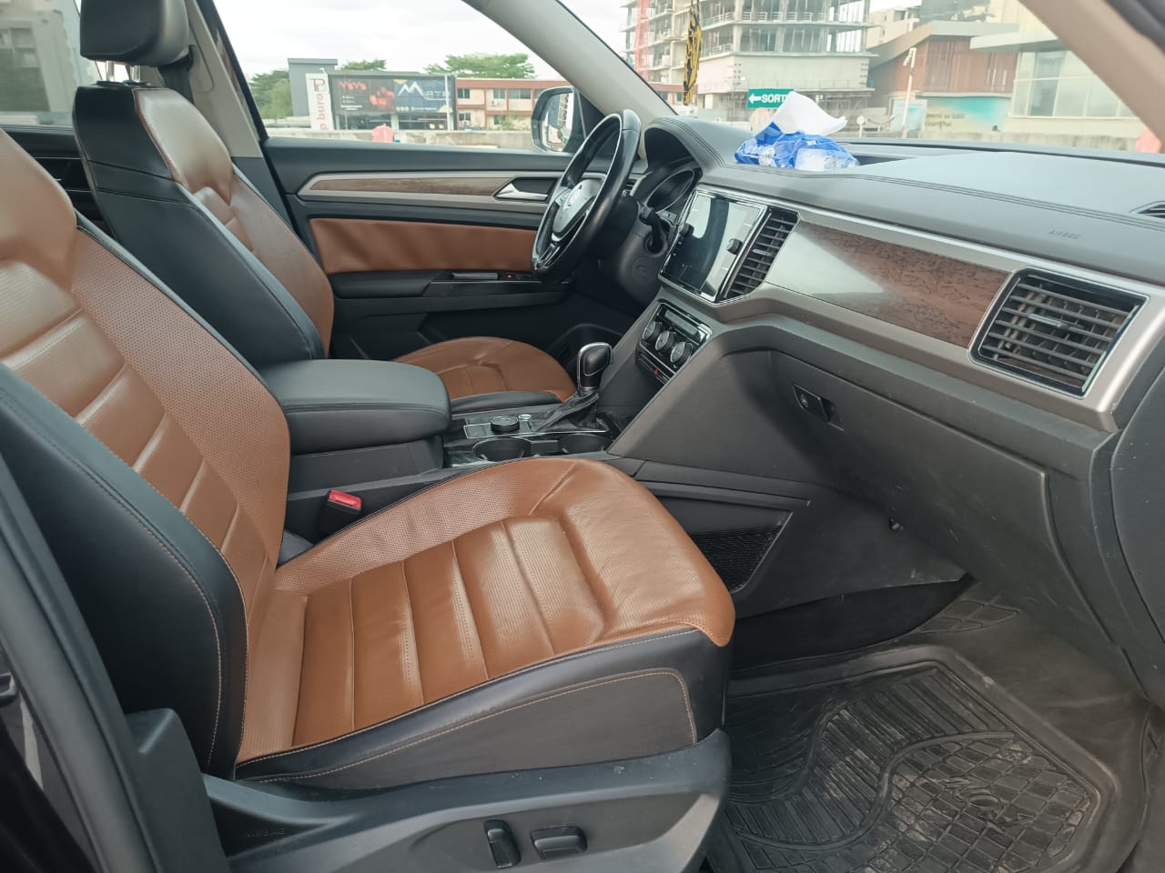 14.500.000F VOLKSWAGEN TERRAMONT DE 2020
