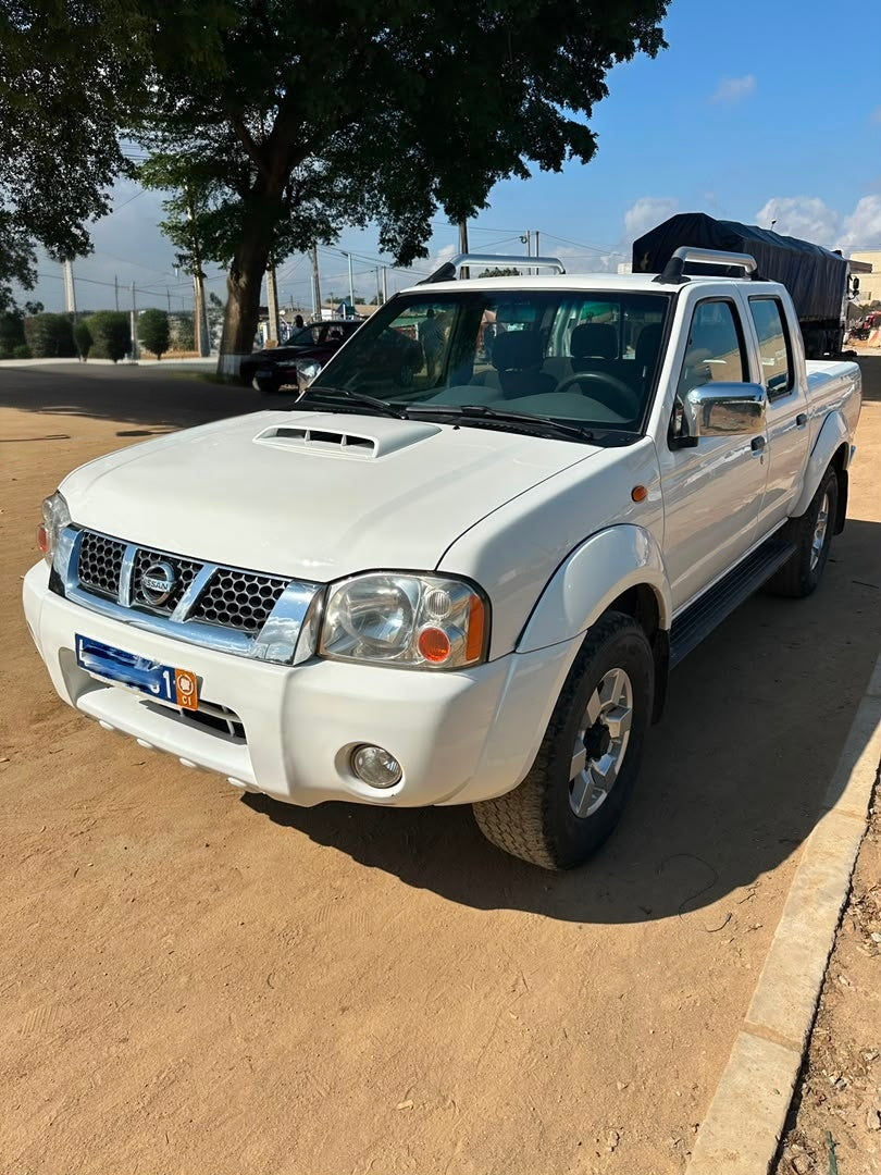 9.500.000F NISSAN HARBODY 4X4 DE 2020