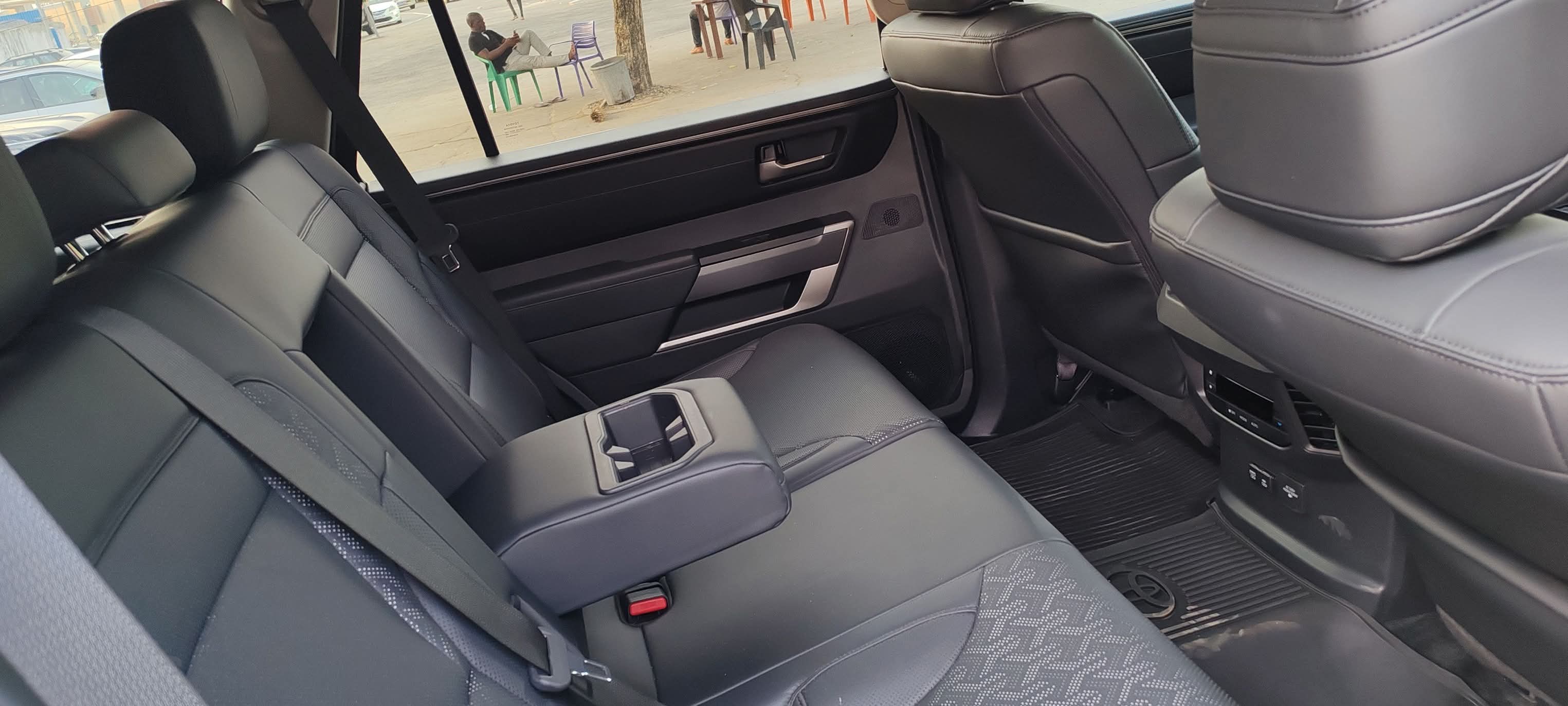 TOYOTA SEQUOIA TRD OFF ROAD HYBRIDE DE 2024 FULL