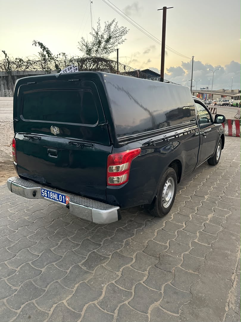 6.700.000F MITSUBISHI L200 UNE CABINE DE 2017