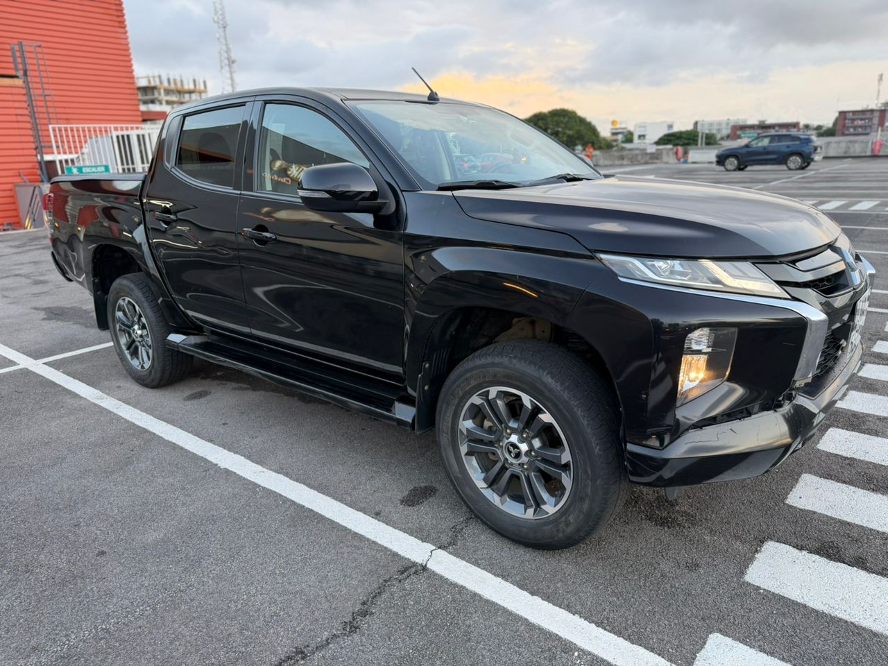 19.500.000F MITSUBISHI L200 BOITE AUTOMATIQUE SPORTERO DE 2024