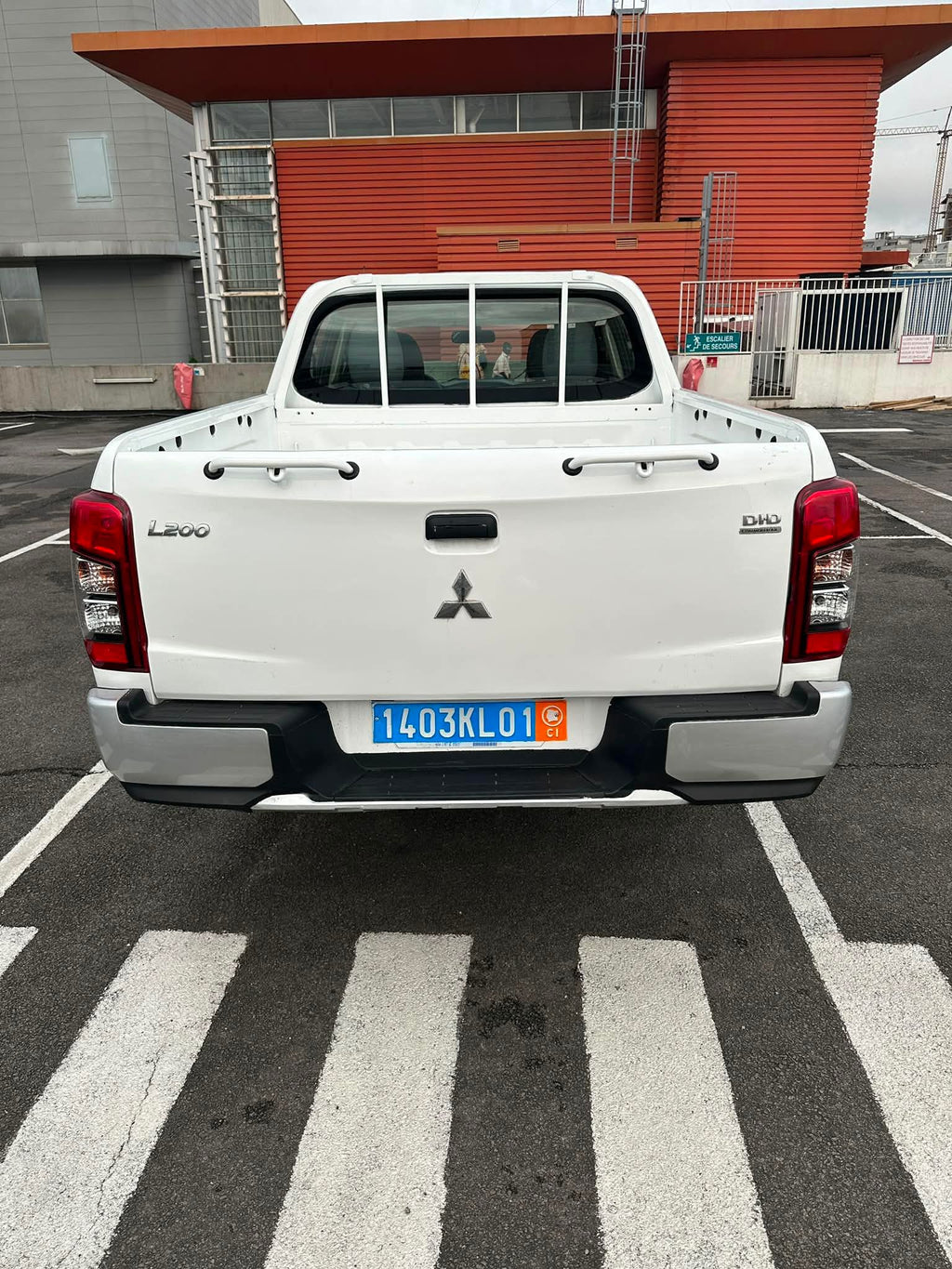 13.500.000F MITSUBISHI L200 4X4 DE 2021