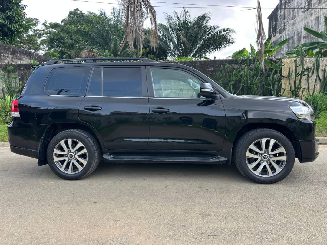 LAND CRUISER TOYOTA VX.R DE 2020